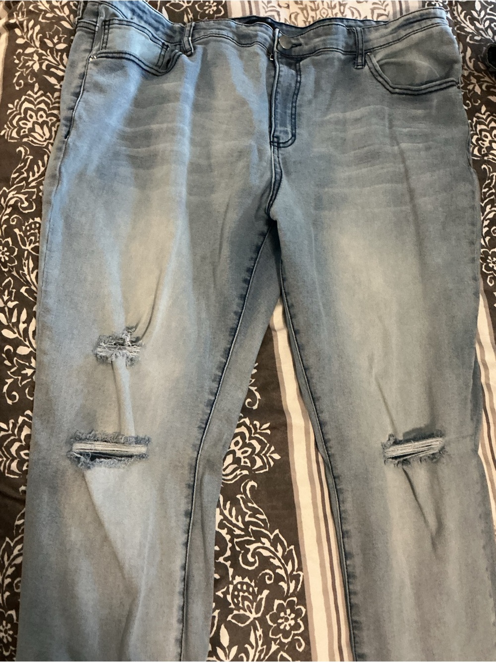 Fashion Nova Men’s Slim Straight Light Blue Distressed Jeans